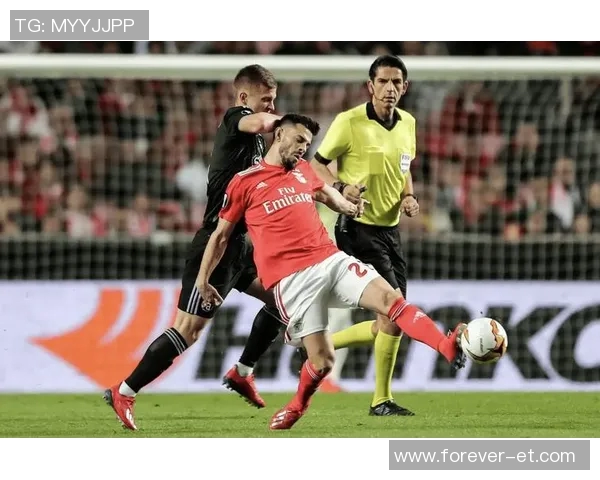 印度足球明星转战赛车界展现全新风采与激情挑战