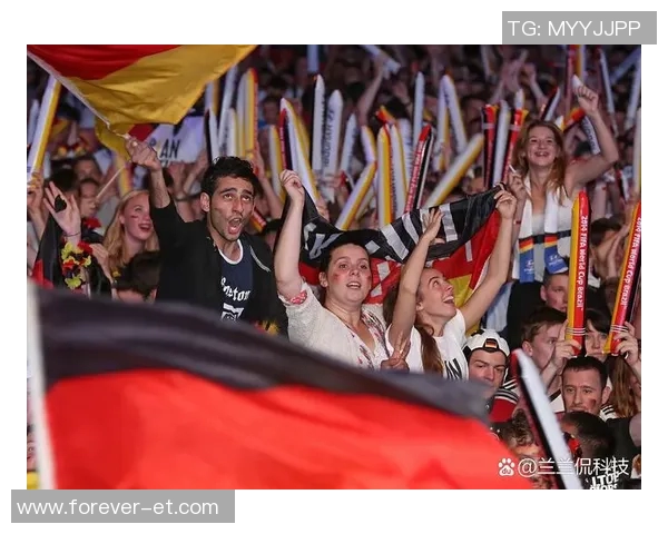 街头挑战那些足球明星的真实实力与反应速度大揭秘