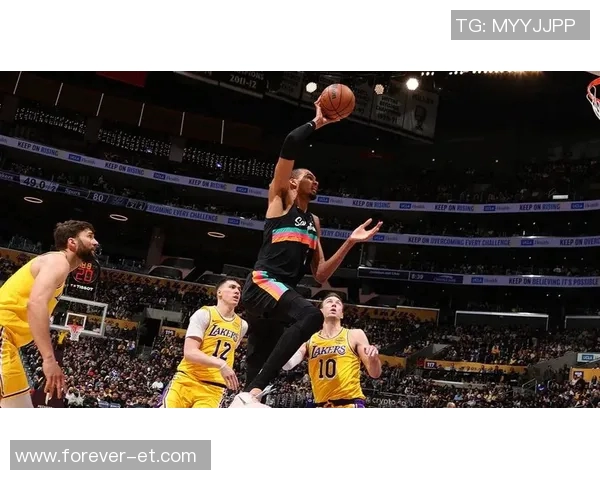 文班亚马法国队首战大放异彩砍下27分引发NBA球探热切关注